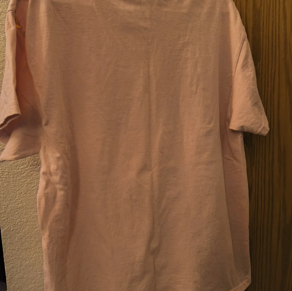 Vibrant Alien Cat Graphic Tee - Soft Pink